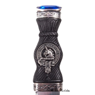 Sgian Dubh - <br>Clan Oliphant Crest