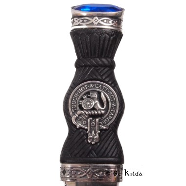Sgian Dubh - <br>Clan Macbain Crest