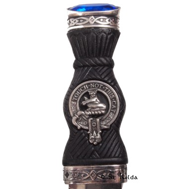 Sgian Dubh - <br>Clan Macgillivray Crest