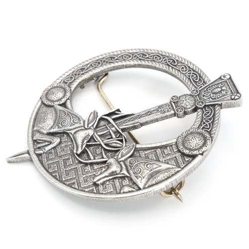 Plaid Brooch Fighting Stags Penannular 