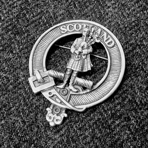 Carrick Bagpiper Cap Badge 