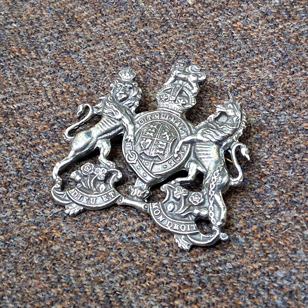 Cap Badge - Royal Arms - Lion and Unicorn