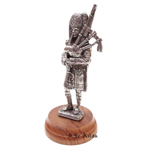 Pipercraft Black Watch Piper Figurine 