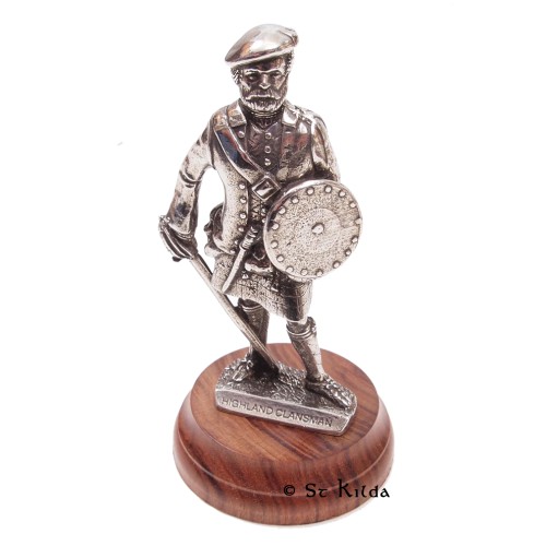 Pipercraft Highland Clansman Figurine 