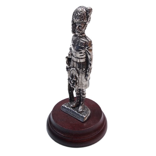 Pipercraft Argyll and Sutherland Highlander Figurine 