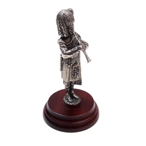 Pipercraft Highland Clarinet Figurine 