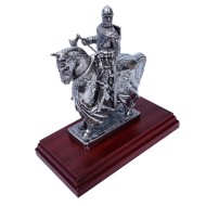 Robert the Bruce on Warhorse Figurine  Robert the Bruce on Warhorse Figurine