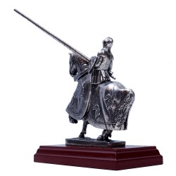 Pipercraft Jouster Figurine