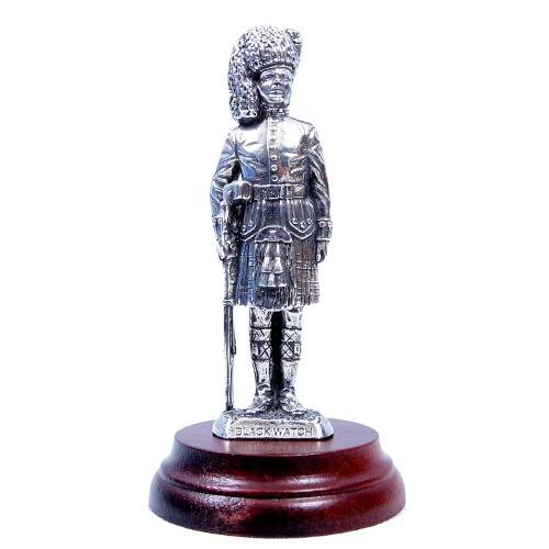 Pipercraft Black Watch Highlander Figurine 