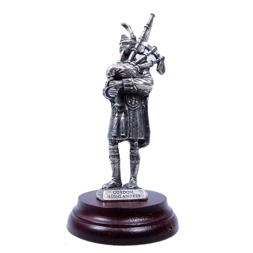 Pipercraft Gordon Highlanders Piper Figurine 