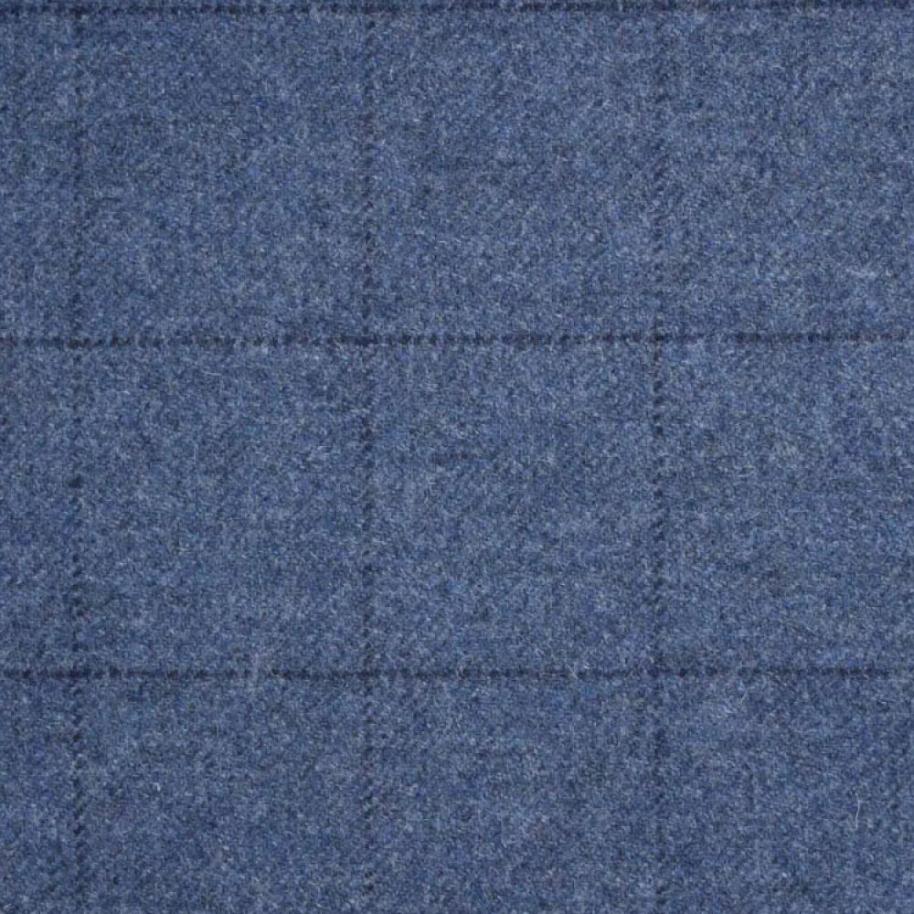 Cairngorm Flintstone and Midnight Tweed Remnant 135cm x 69cm